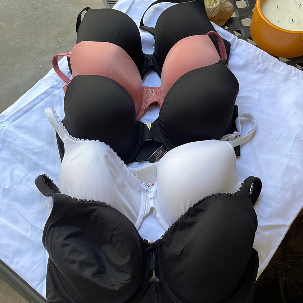 Victoria's Secret bras bundle